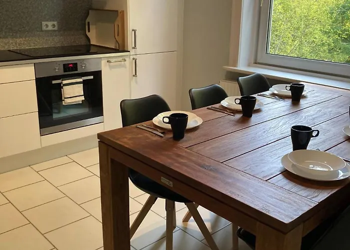 Luxury With 3br *